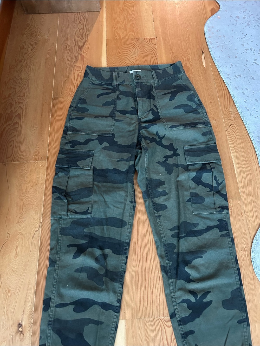 TNA Camouflage Cargo Pants SZ 4